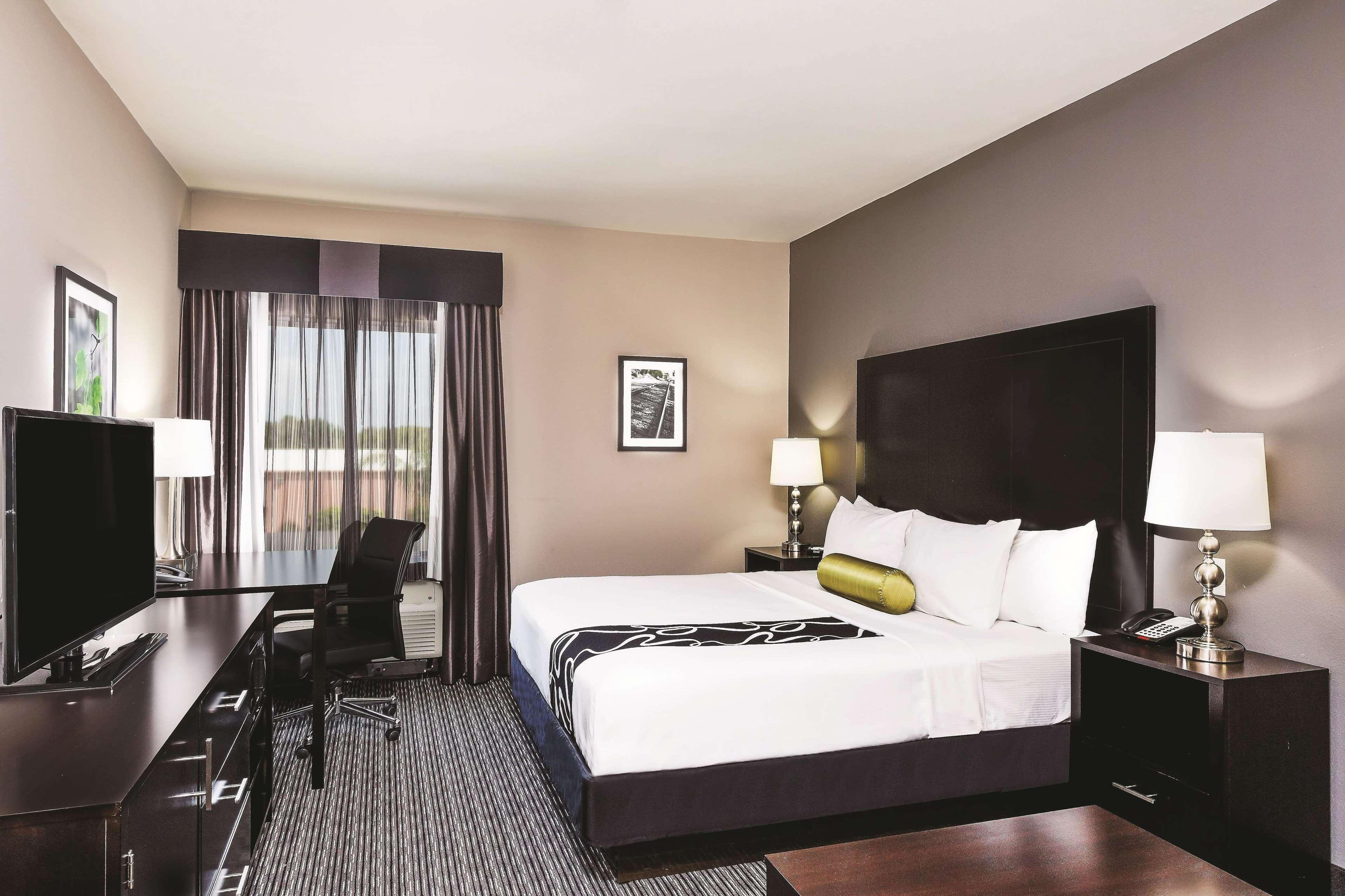 La Quinta By Wyndham Rockport - Fulton Hotel Exterior photo