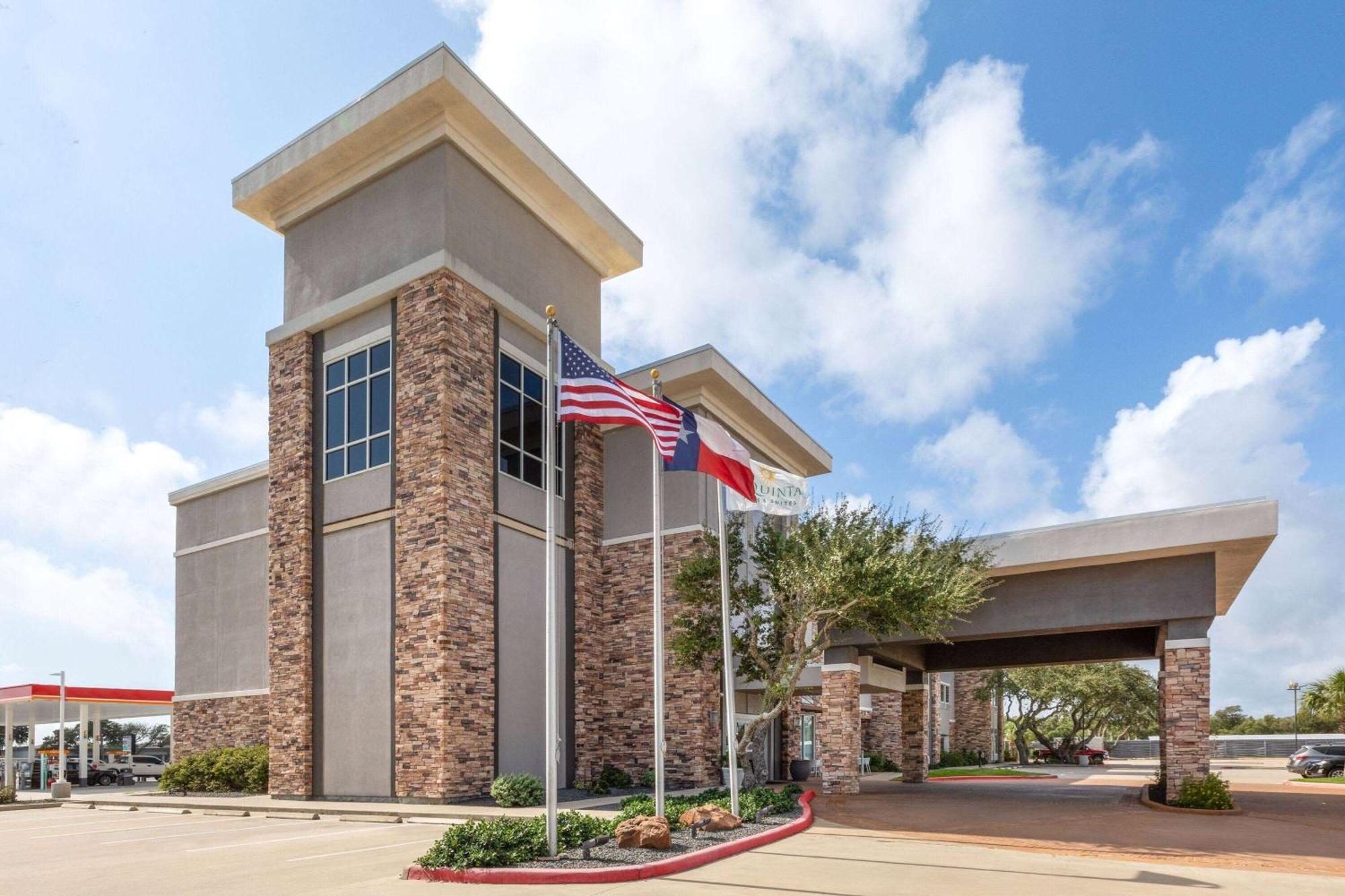 La Quinta By Wyndham Rockport - Fulton Hotel Exterior photo